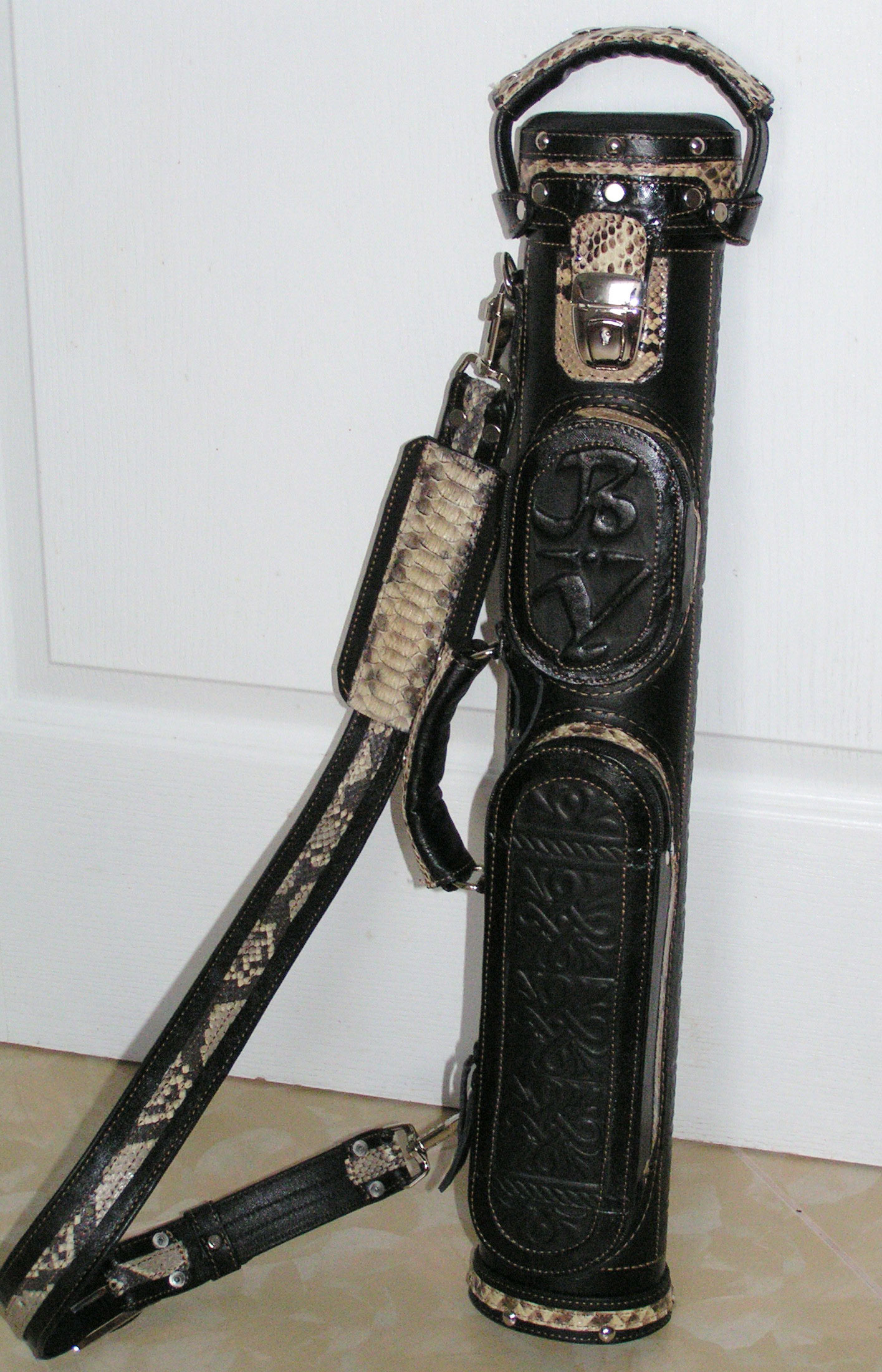 Leather cue cases for pool cue
Click to close window