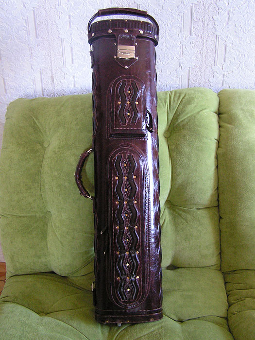 Pool cue case
Genuine leather cue case
Hand tooled design
Erofey Evladin